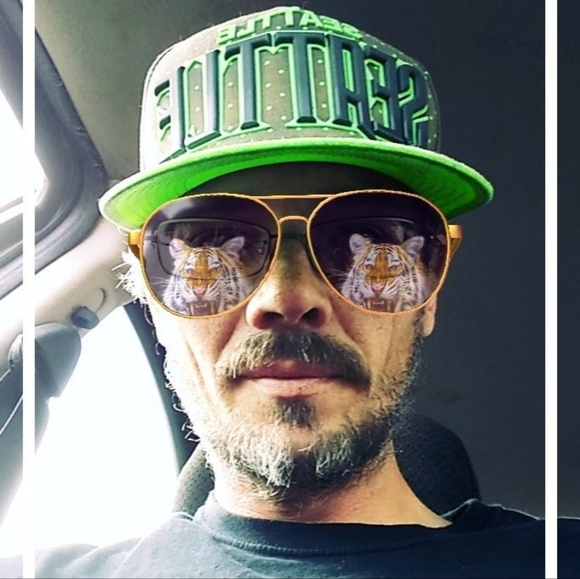 Meet your Posher, Jeremiah - Picture 1 of 1